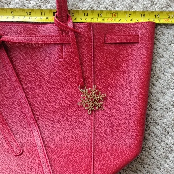 Elegant Red Tote Bag - Picture 14 of 17